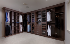 誰(shuí)知道家里做整體衣柜用什么板材好？